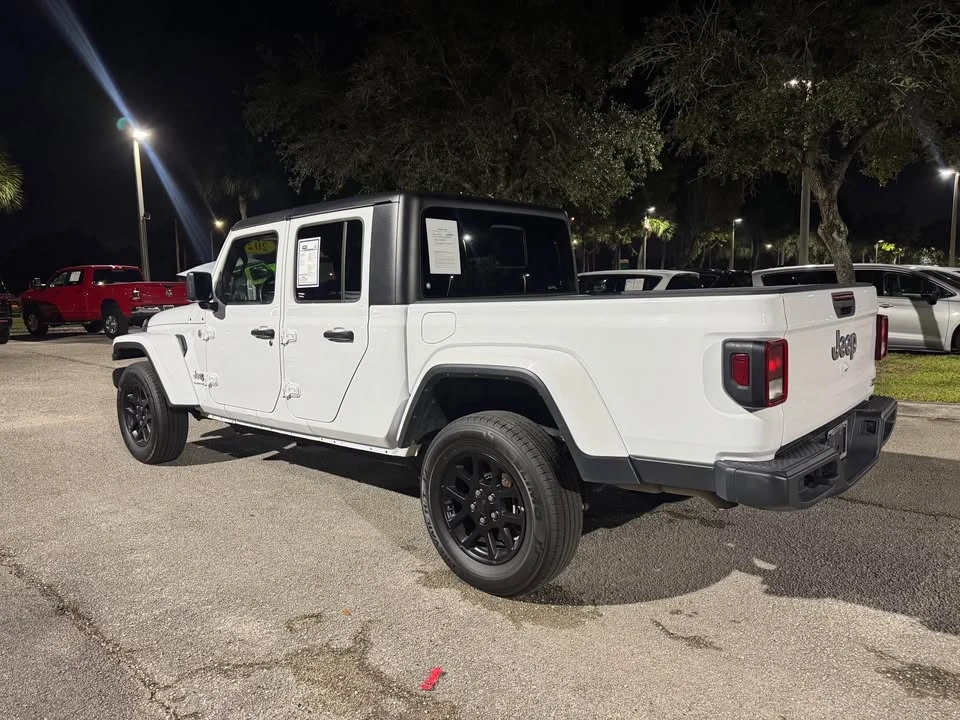 2023 Jeep JT Gladiator - Image 3 of 4