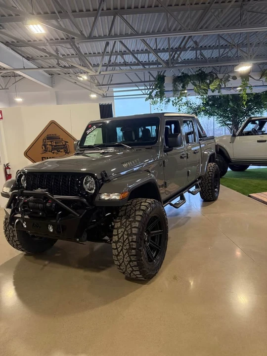 2023 Jeep JT Gladiator - Image 8 of 11