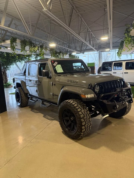 2023 Jeep JT Gladiator - Image 2 of 11
