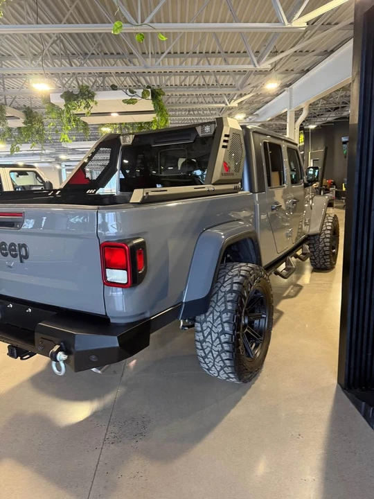 2023 Jeep JT Gladiator - Image 4 of 11