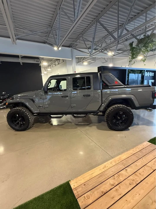 2023 Jeep JT Gladiator - Image 7 of 11