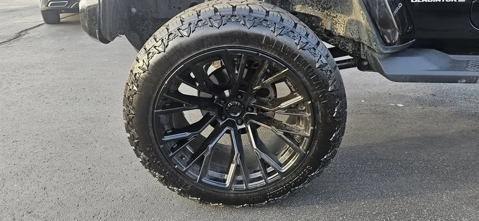 2023 Jeep JT Gladiator - Image 10 of 13