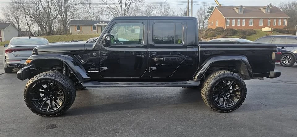2023 Jeep JT Gladiator - Image 2 of 13