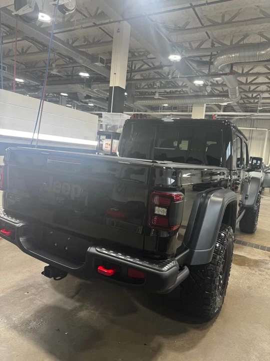 2023 Jeep JT Gladiator - Image 4 of 9
