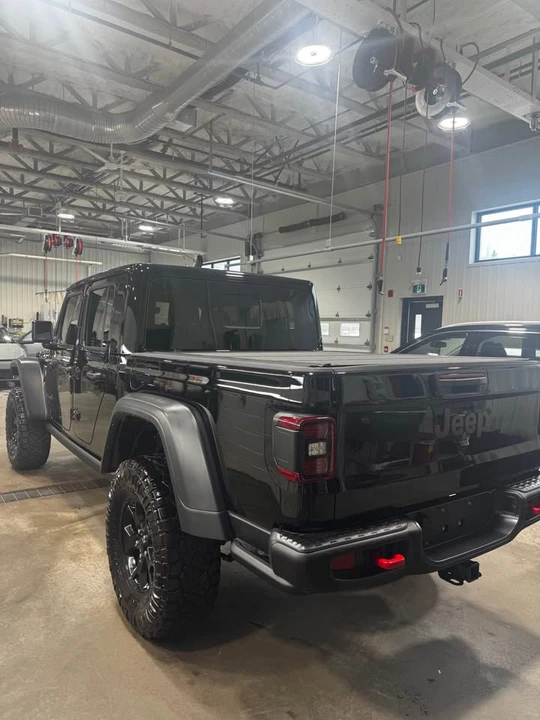 2023 Jeep JT Gladiator - Image 3 of 9