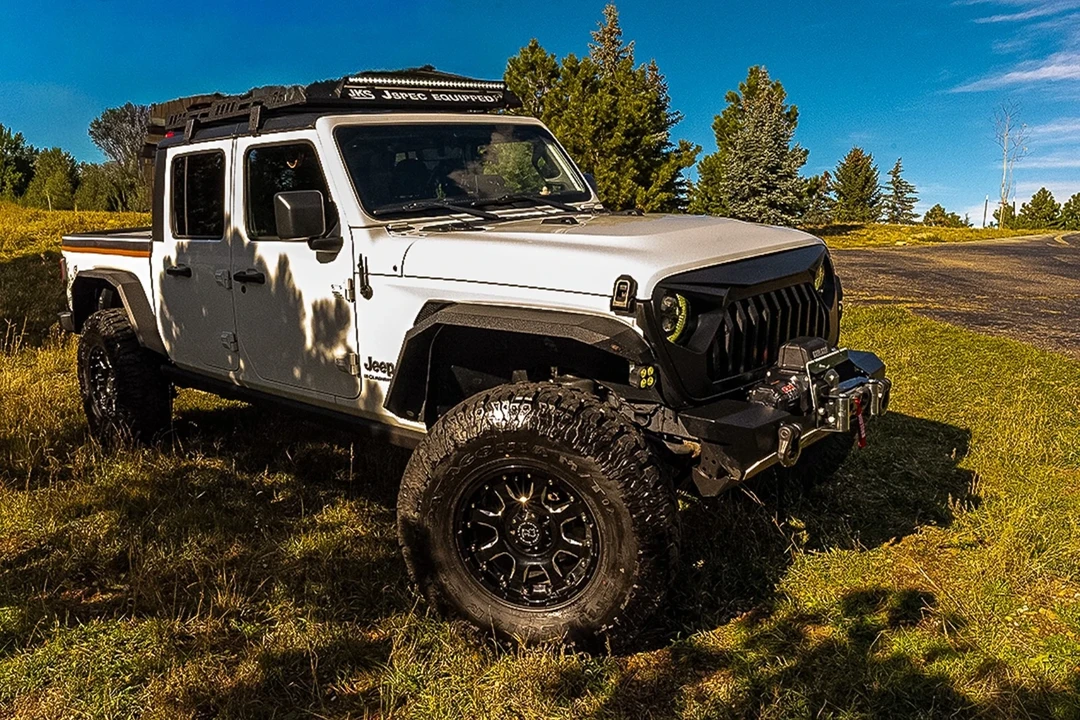2023 Jeep JT Gladiator - Image 2 of 21
