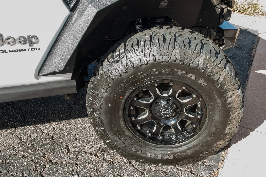 2023 Jeep JT Gladiator - Image 17 of 21