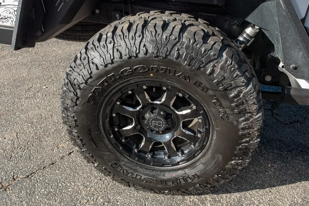 2023 Jeep JT Gladiator - Image 15 of 21