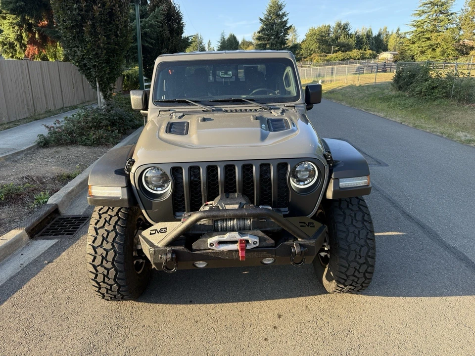 2023 Jeep JT Gladiator - Image 2 of 16