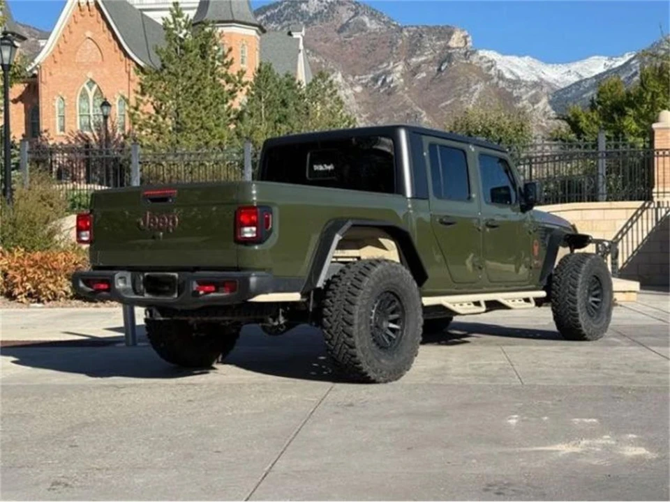 2023 Jeep JT Gladiator - Image 15 of 18