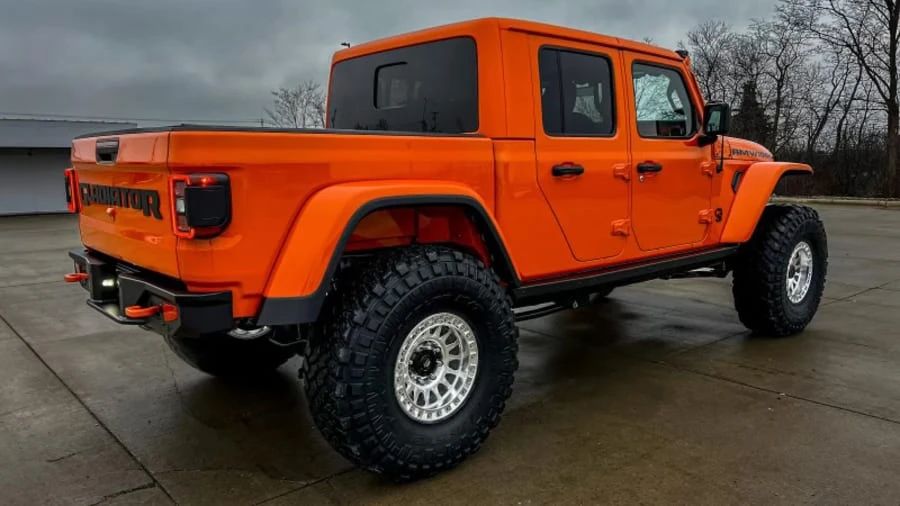 2023 Jeep JT Gladiator - Image 8 of 31