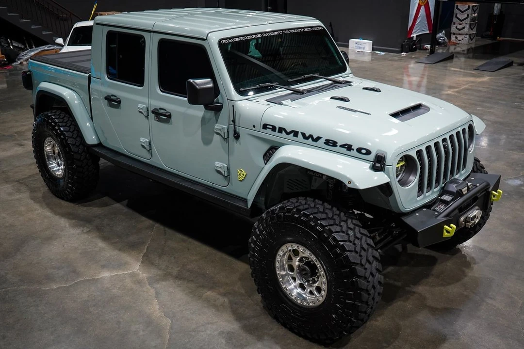 2023 Jeep JT Gladiator - Image 18 of 31