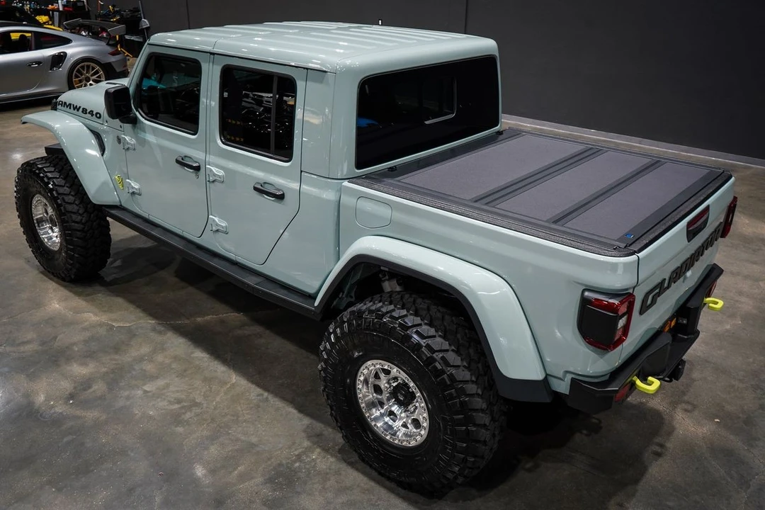 2023 Jeep JT Gladiator - Image 16 of 31