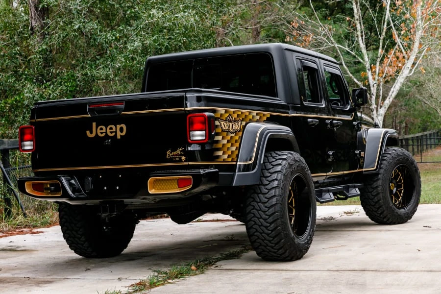 2023 Jeep JT Gladiator - Image 24 of 31