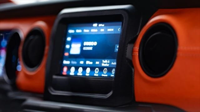 2023 Jeep JT Gladiator - Image 18 of 21