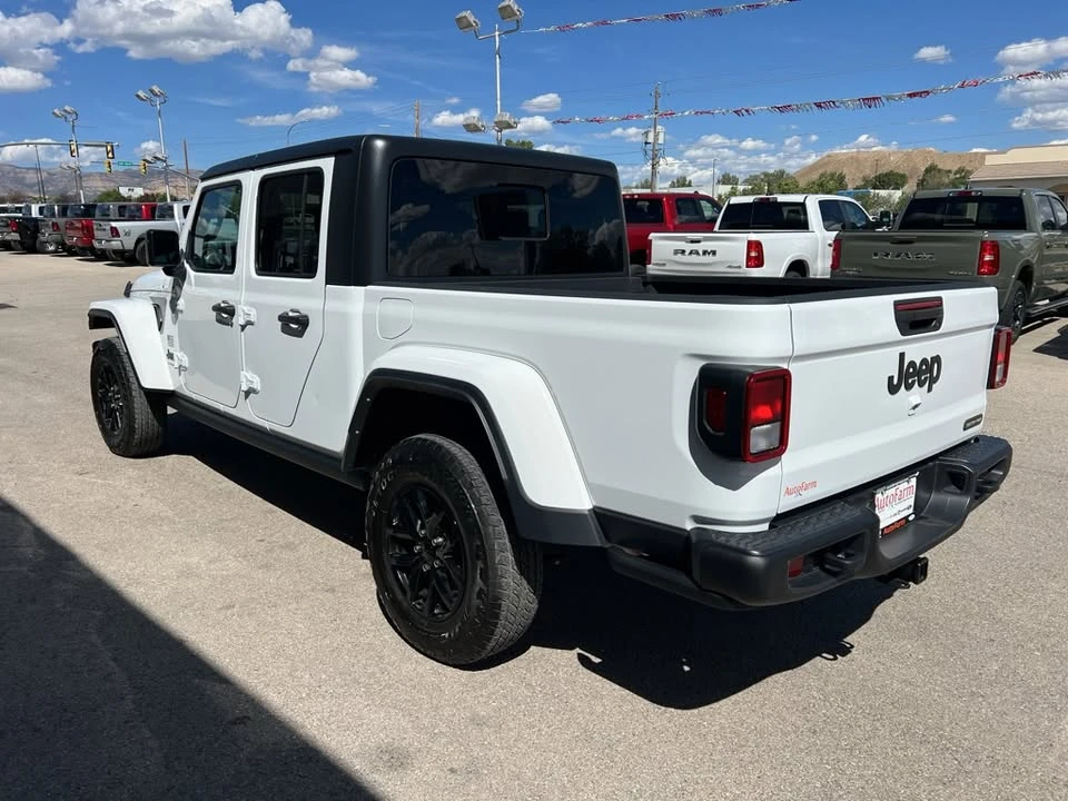 2023 Jeep JT Gladiator - Image 5 of 20