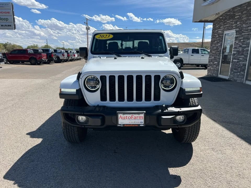 2023 Jeep JT Gladiator - Image 2 of 20