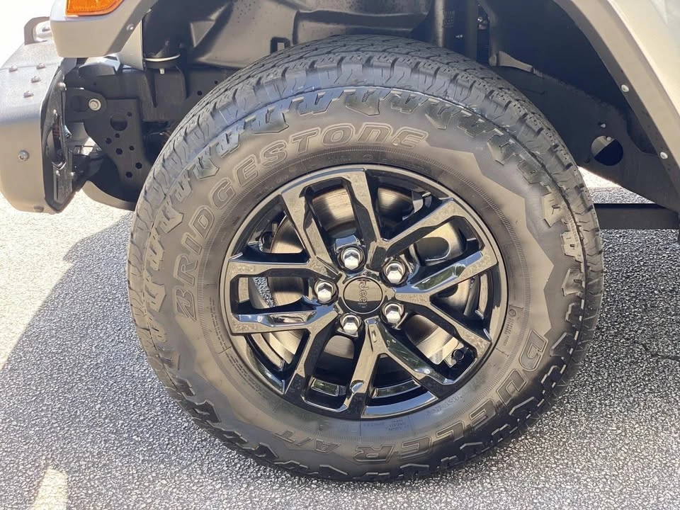 2023 Jeep JT Gladiator - Image 12 of 20