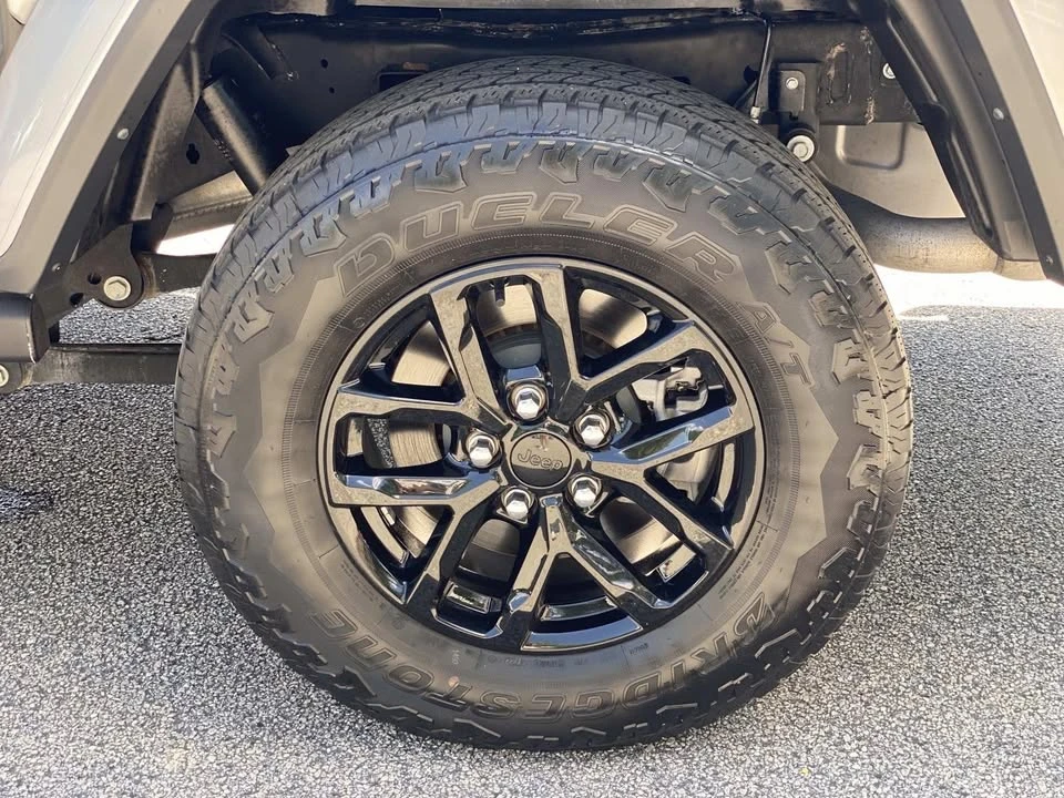 2023 Jeep JT Gladiator - Image 15 of 20