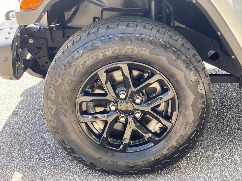 2023 Jeep JT Gladiator - Image 11 of 20