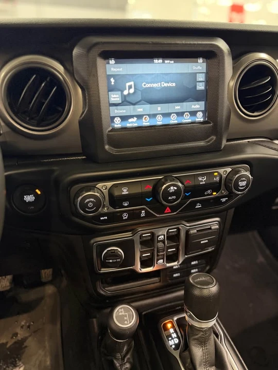2023 Jeep JT Gladiator - Image 15 of 17