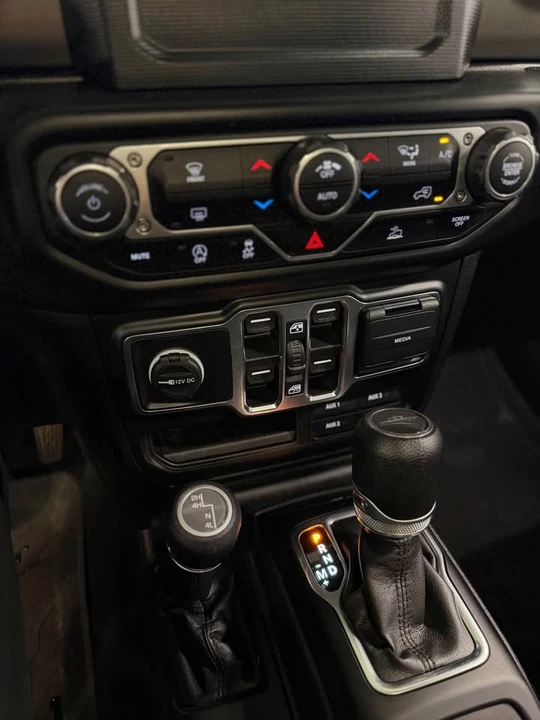 2023 Jeep JT Gladiator - Image 16 of 17