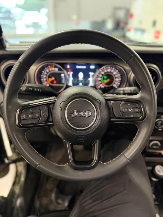 2023 Jeep JT Gladiator - Image 13 of 17