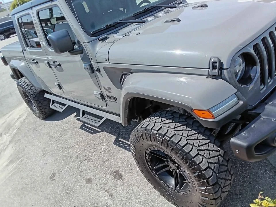 2023 Jeep JT Gladiator - Image 7 of 8