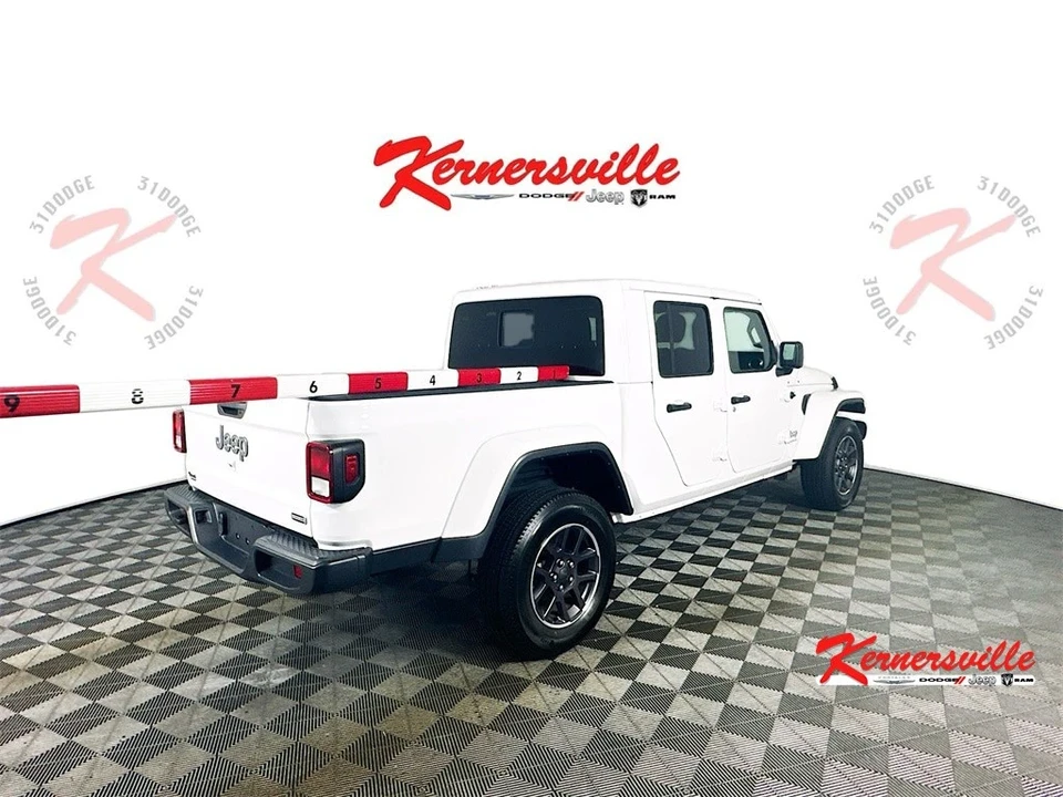 2023 Jeep JT Gladiator - Image 7 of 21