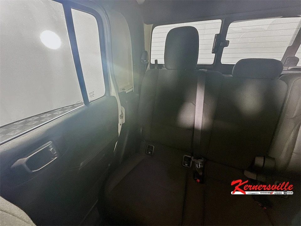 2023 Jeep JT Gladiator - Image 13 of 21