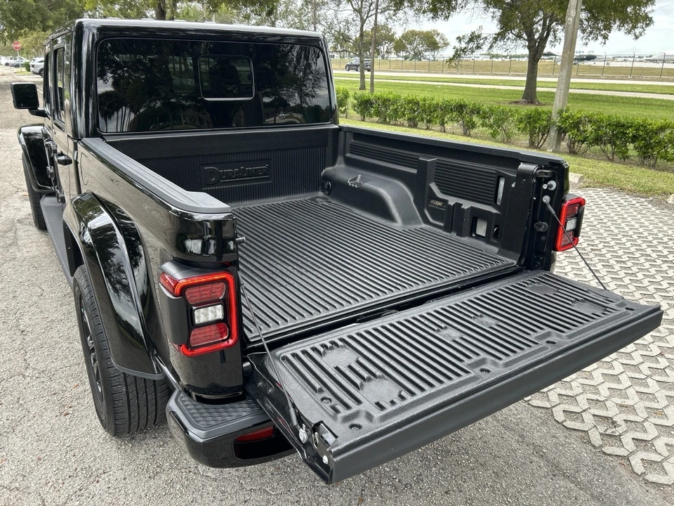 2023 Jeep JT Gladiator - Image 23 of 31