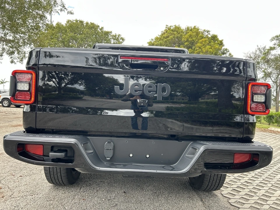 2023 Jeep JT Gladiator - Image 20 of 21