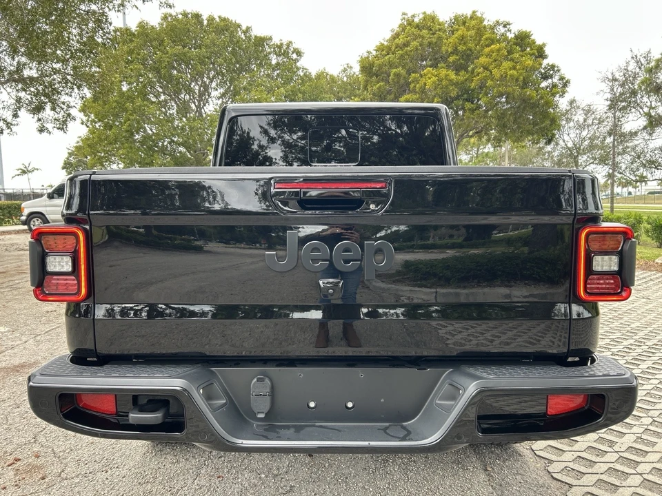 2023 Jeep JT Gladiator - Image 19 of 21