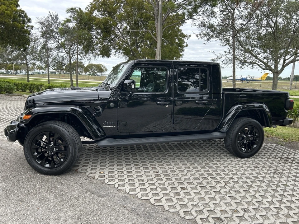 2023 Jeep JT Gladiator - Image 3 of 21