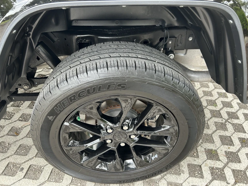 2023 Jeep JT Gladiator - Image 28 of 31