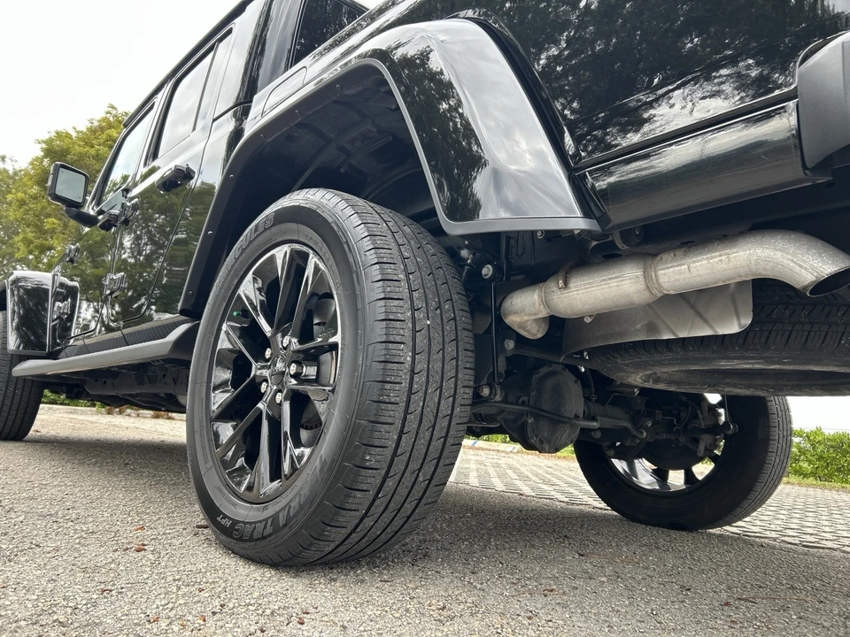 2023 Jeep JT Gladiator - Image 29 of 31