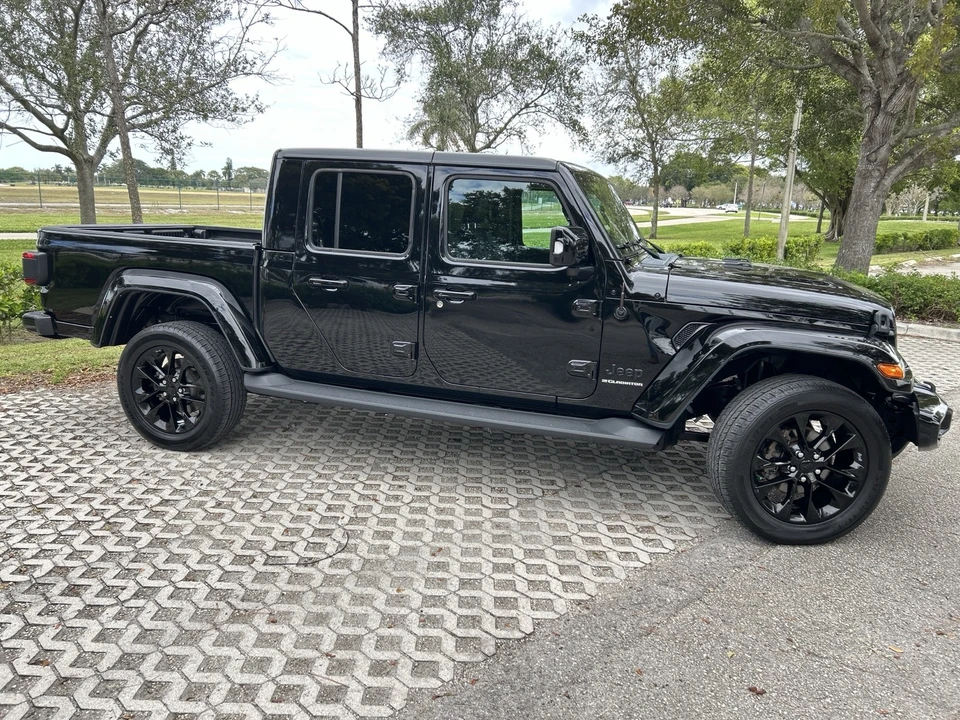 2023 Jeep JT Gladiator - Image 9 of 21