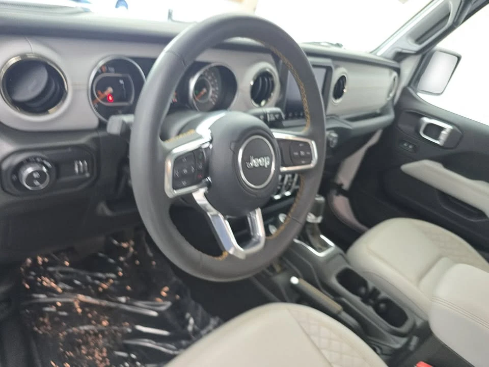 2023 Jeep JT Gladiator - Image 15 of 20
