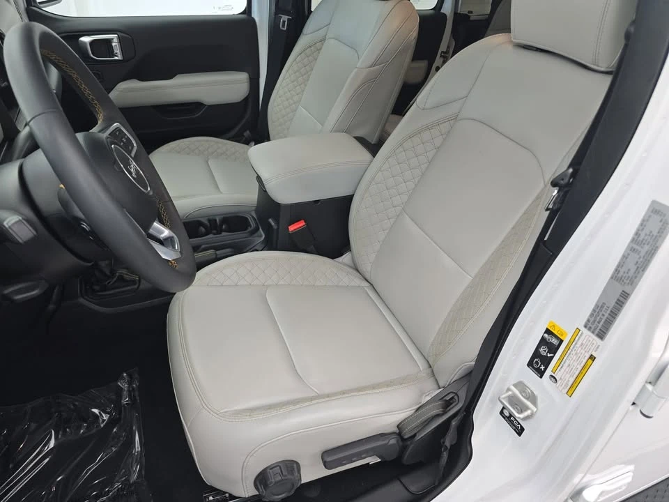 2023 Jeep JT Gladiator - Image 14 of 20