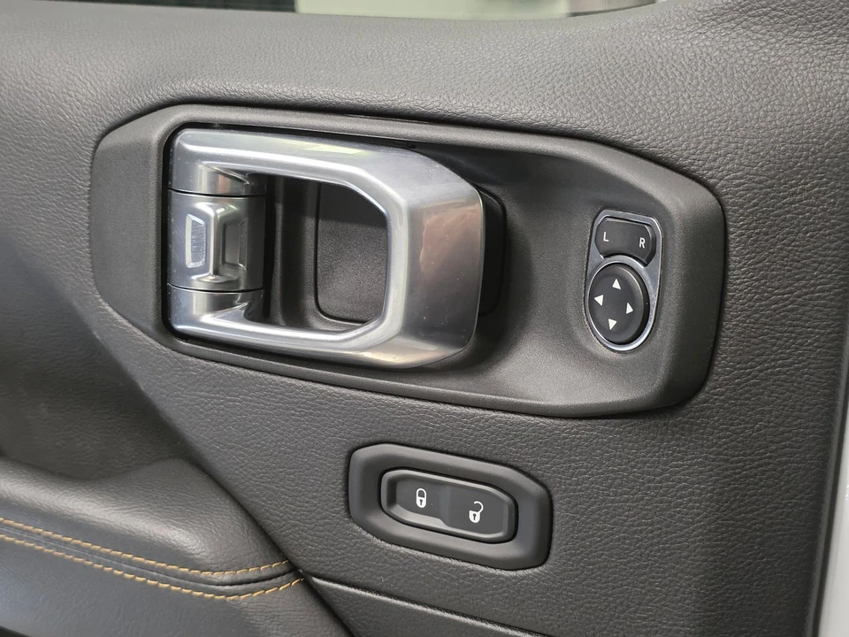 2023 Jeep JT Gladiator - Image 14 of 31