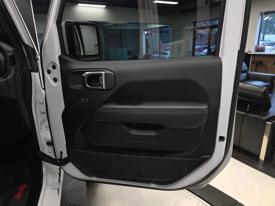 2023 Jeep JT Gladiator - Image 28 of 31