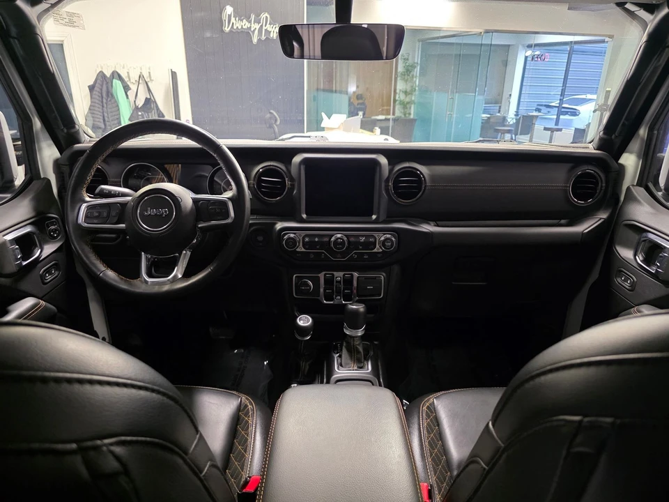 2023 Jeep JT Gladiator - Image 18 of 31