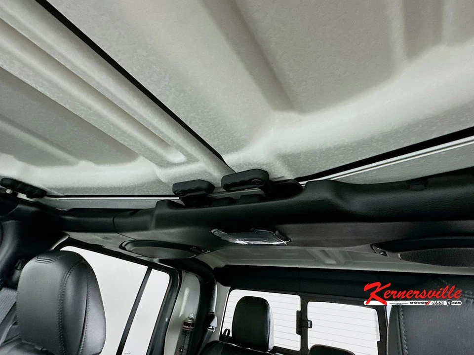 2023 Jeep - Image 21 of 24