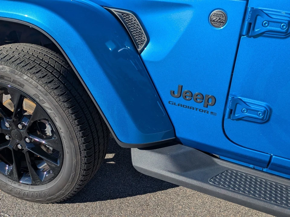 2023 Jeep JT Gladiator - Image 12 of 12