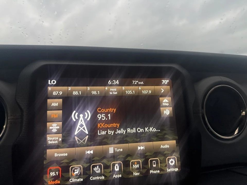 2023 Jeep JT Gladiator - Image 5 of 7