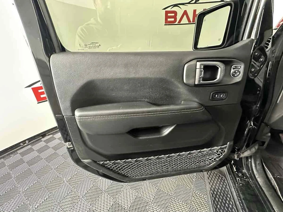 2023 Jeep JT Gladiator - Image 16 of 21