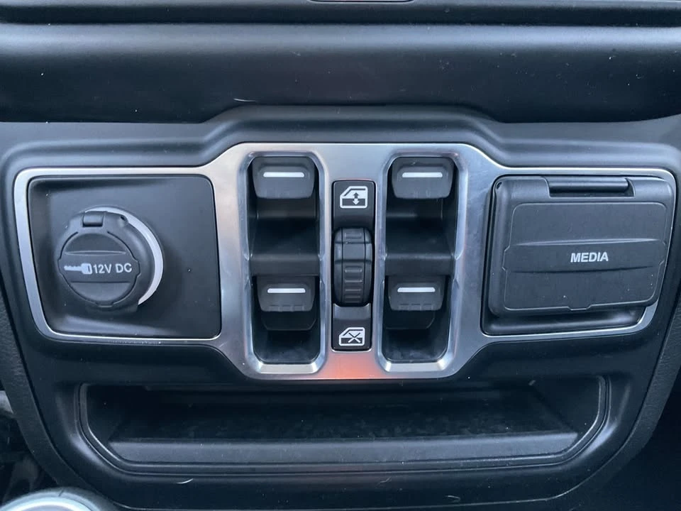 2023 Jeep JT Gladiator - Image 17 of 19