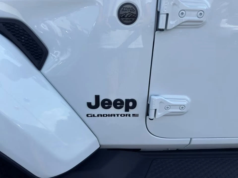 2023 Jeep JT Gladiator - Image 9 of 17