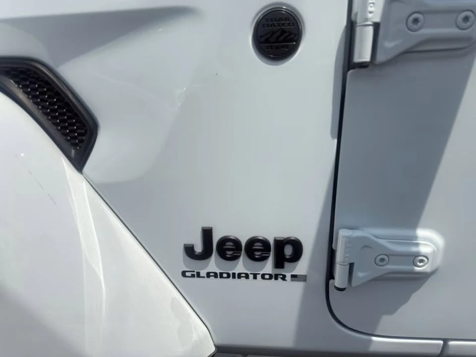 2023 Jeep JT Gladiator - Image 9 of 20