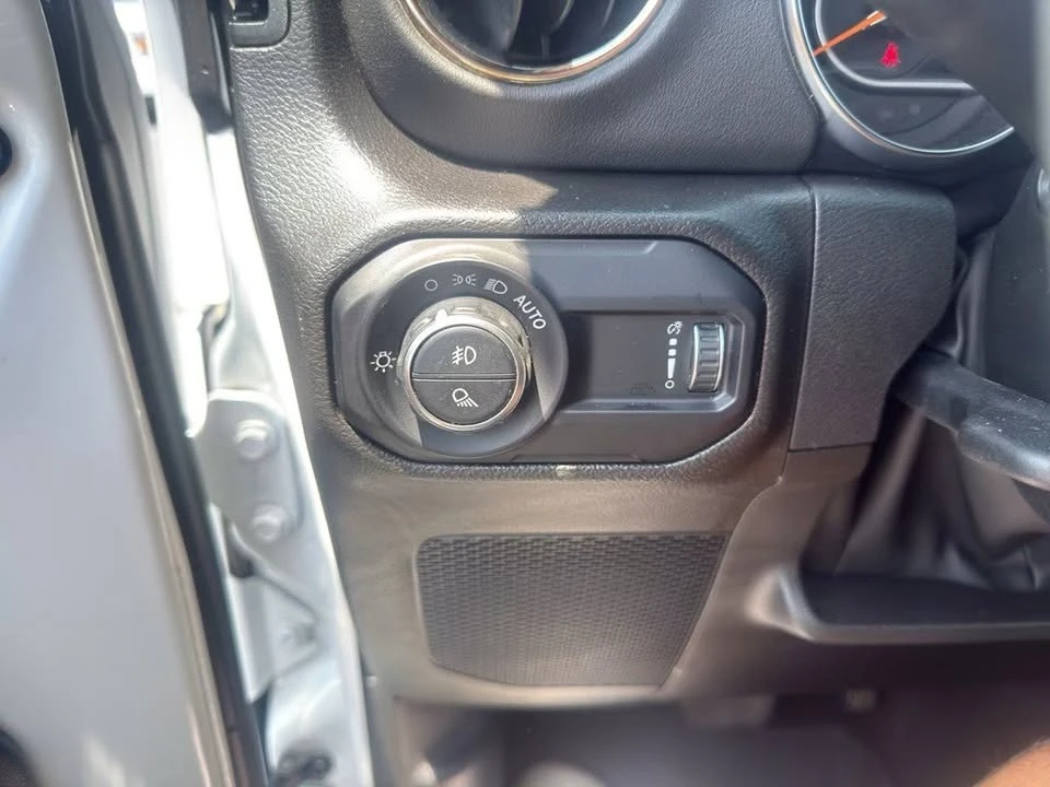 2023 Jeep JT Gladiator - Image 17 of 20